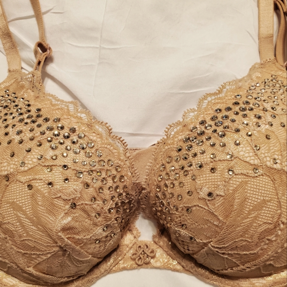 Victoria Secret real swarfsky crystals.